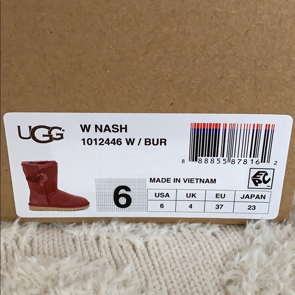 NEW LISTING!!! UGG NASH BOOTIES - Picture 4 of 5